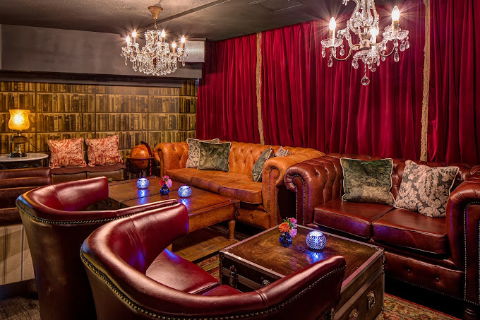 The Lounge Bar At Palm Beach Mayfair